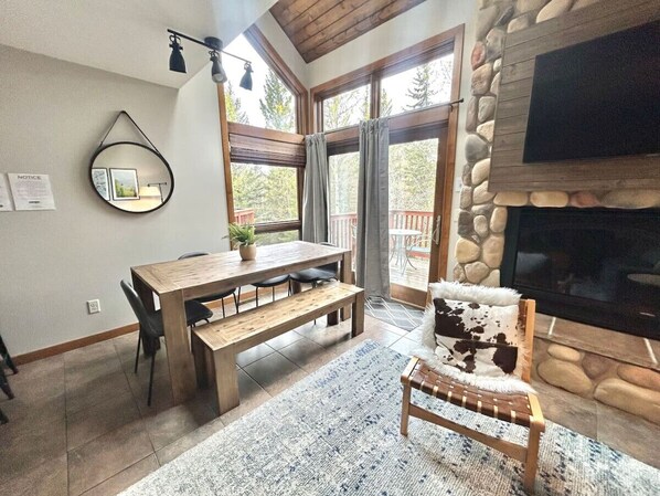 Smart TV, fireplace, table tennis