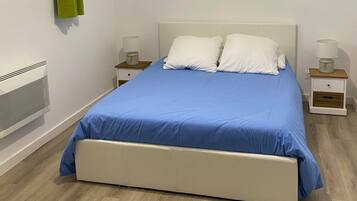 3 chambres, fer et planche Ă repasser, Wi-Fi gratuit, draps fournis