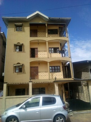Exterior - F3 Bordeaux Kotto Baden Baden (Douala)
