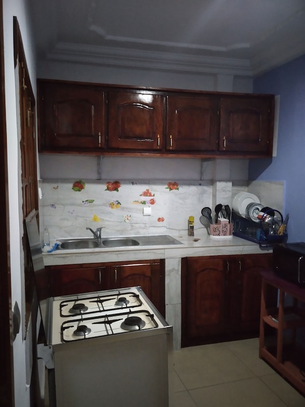 Private kitchen - F3 Bordeaux Kotto Baden Baden (Douala)