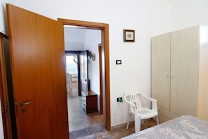 2 bedrooms, iron/ironing board