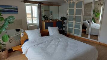 5 Schlafzimmer, Bügeleisen/Bügelbrett, kostenloses WLAN, Bettwäsche