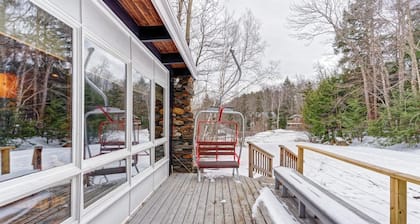 Kilbourne Lodge ︙Mid-Century Chalet @ Killington Rd - Pet & Family Friendly
