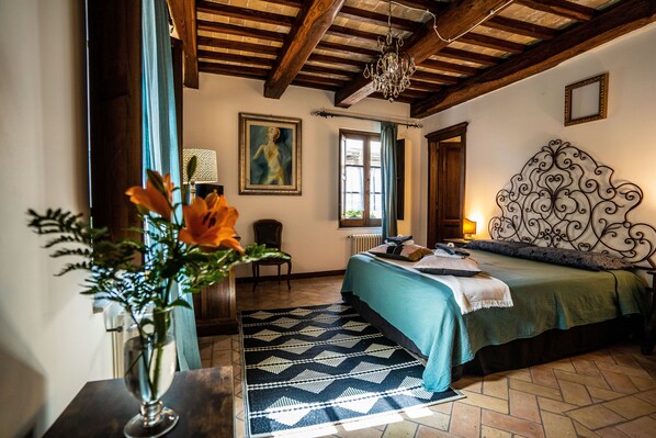 2 bedrooms, desk, free WiFi, bed sheets