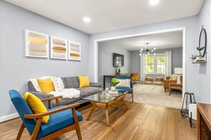 Smart-TV, Netflix, Streaming-Dienste, Stereoanlage