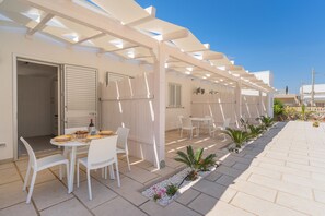 Outdoor dining - Residence Jolly Mare - Mono (Torre Lapillo)