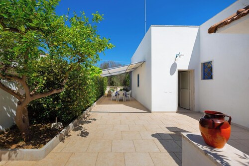 Casa Uccio by BarbarHouse