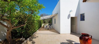 Casa Uccio by BarbarHouse