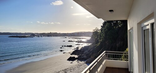 Villa in Sanxenxo on the beachfront, Barreiros