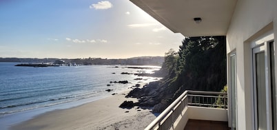 Villa in Sanxenxo on the beachfront, Barreiros