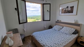 2 chambres, fer et planche Ă  repasser, Wi-Fi, draps fournis