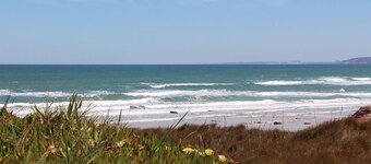 By the Sea, with a Surf Spot, in a Condo with swimming pool 