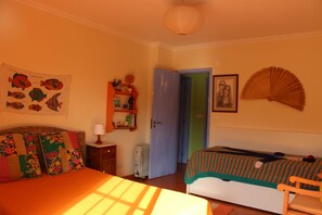 2 bedrooms, iron/ironing board, travel cot, free WiFi