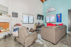 Lobby - Beach Las Conchas Villa  6BR • Pool • Sleeps 20 • EV Charger (Las Conchas Puerto Penasco)