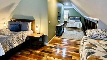 3 bedrooms, iron/ironing board, free WiFi, bed sheets