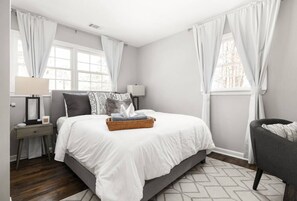 4 soveværelser, skrivebord, strygejern/strygebræt, gratis Wi-Fi