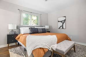 5 bedrooms, desk, iron/ironing board, free WiFi