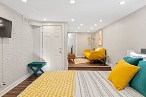 5 soverom, skrivebord, strykejern/-brett og wi-fi (inkludert)