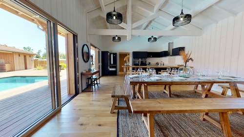 New villa with air conditioning and heated pool