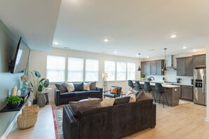 Interior - Luxurious Newbuild • 5 min to Broadway • 4 Full BA (Nashville)