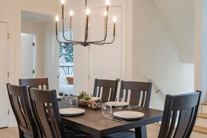 Dining - Luxurious Newbuild • 5 min to Broadway • 4 Full BA (Nashville)