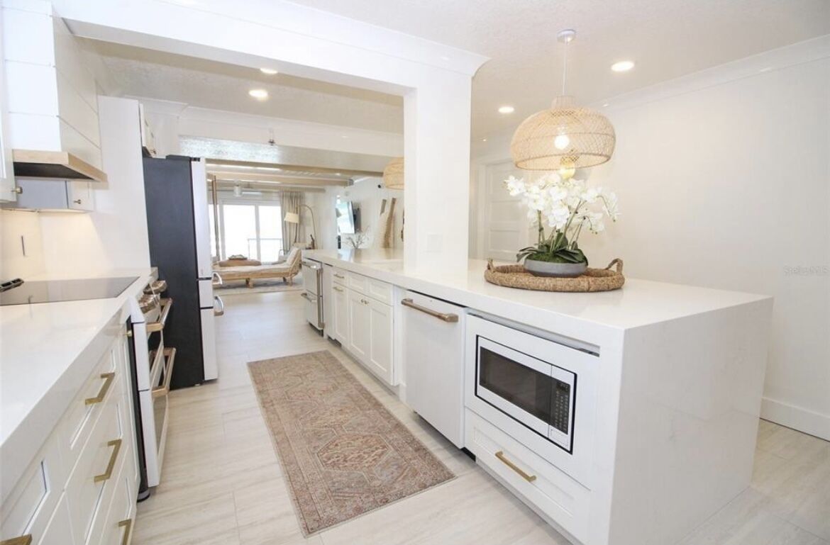 Still Waters luxury beachfront condo with amazing views!