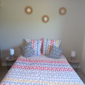 3 chambres, fer et planche à repasser, lit parapluie, Wi-Fi