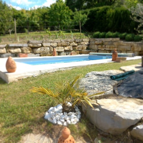 MAISON DES LAVANDES AVEC PISCINE PRIVEE ET SANS VIS A VIS