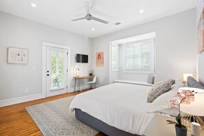 3 bedrooms, desk, iron/ironing board, free WiFi