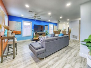 Smart TV, chimenea y tenis de mesa 