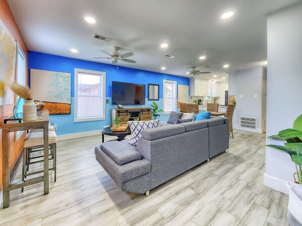 Smart TV, fireplace, table tennis