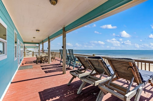 Modern Beachfront 3BR w/ EV Charger & Pet Friendly