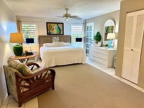 5 bedrooms, desk, free WiFi, bed sheets - Gated Neighborhood with Sandy Beach (Christiansted)