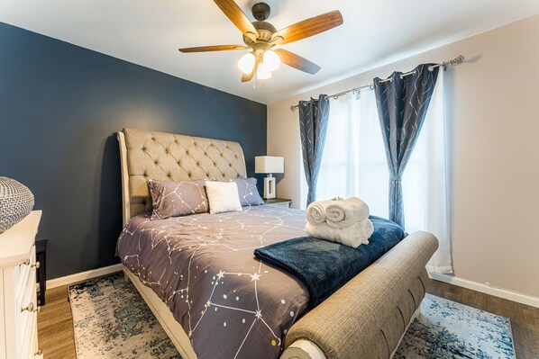 4 bedrooms, desk, iron/ironing board, WiFi