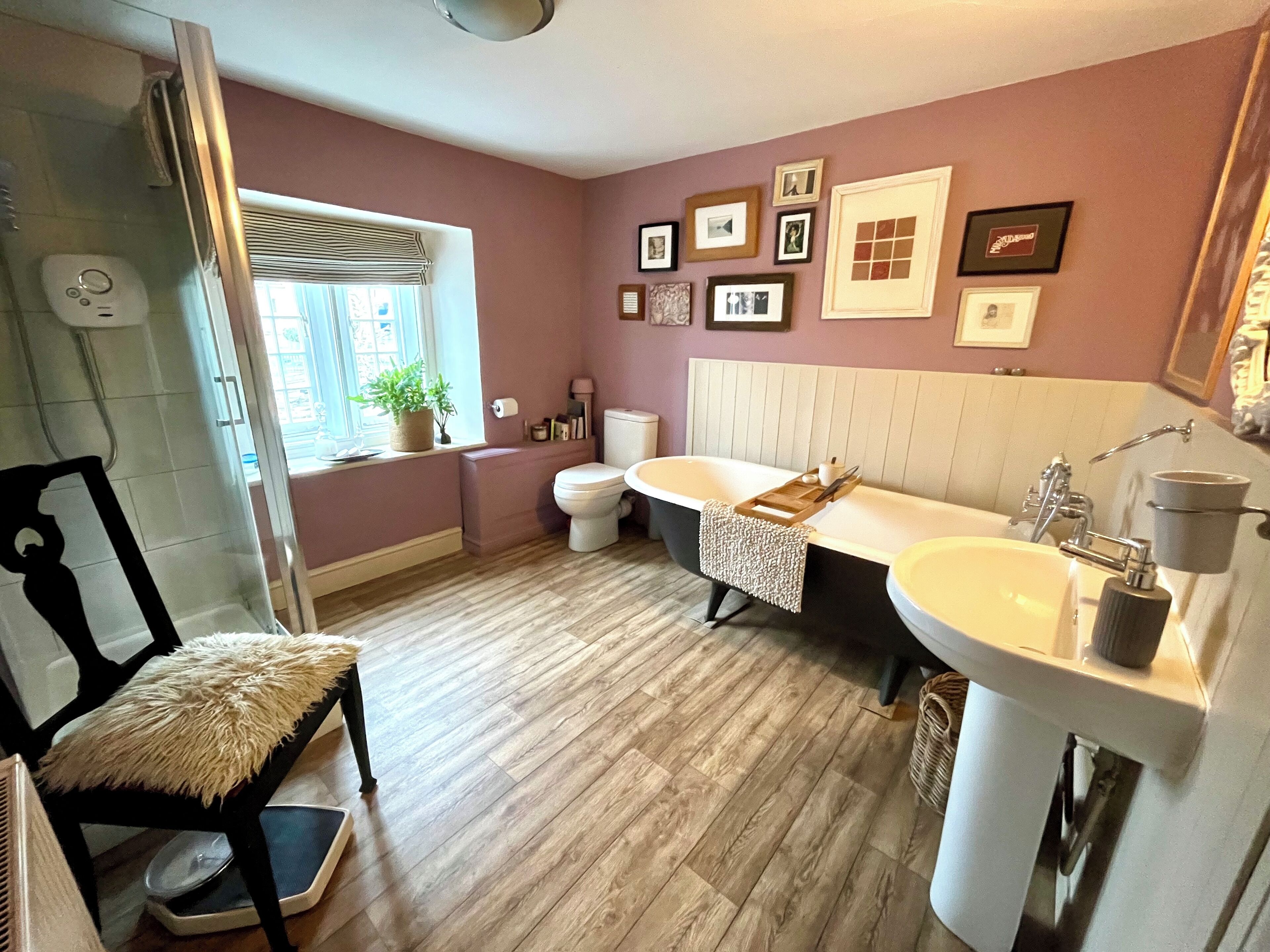 Bathtub, hair dryer, towels, soap