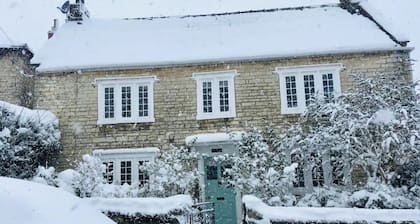 Quintessential Cottage near Bath, from 1650’s