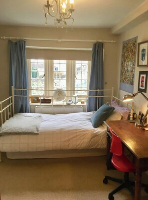 3 bedrooms, desk, iron/ironing board, travel cot