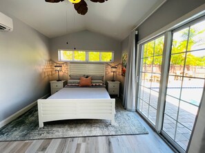 4 bedrooms, desk, iron/ironing board, free WiFi