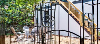 The Rose Garden Retreat - NC State /Cameron Village/PNC Park