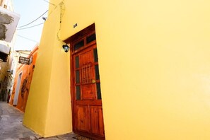 Exterior detail - Downtown Μaisonette (Χανιά)