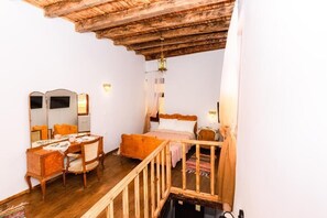 2 bedrooms, iron/ironing board, free WiFi, bed sheets - Downtown Μaisonette (Χανιά)