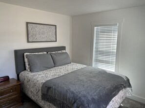 2 bedrooms, desk, free WiFi, bed sheets