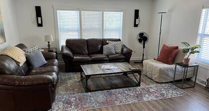 Clean & Cozy Family-Friendly Home Away From Home