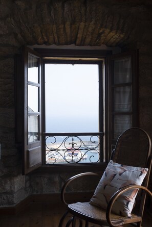 Interior - El Tresmayu. Manor house with garden in Lastres. Sea and mountain views. (Lastres)