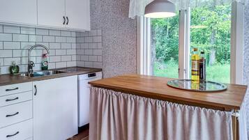 Réfrigérateur, four, plaque de cuisson, lave-vaisselle