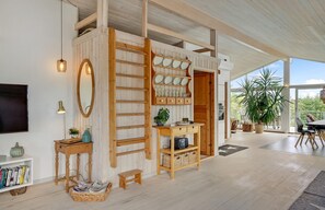 Interior - 3 bedroom amazing home in Ebeltoft (Ebeltoft)