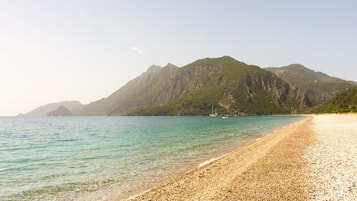 Στην παραλία, λευκή άμμος