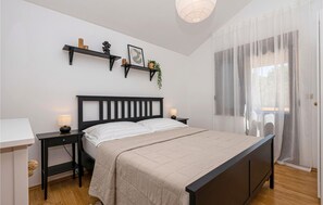 5 室のベッドルーム、旅行用ベビーベッド、WiFi (無料)、ベッドシーツ