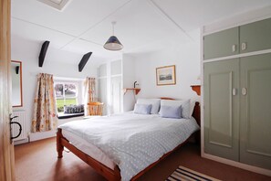 2 室のベッドルーム、WiFi、ベッドシーツ