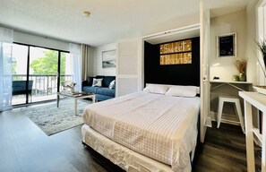 1 habitación, escritorio, tabla de planchar con plancha y wifi 